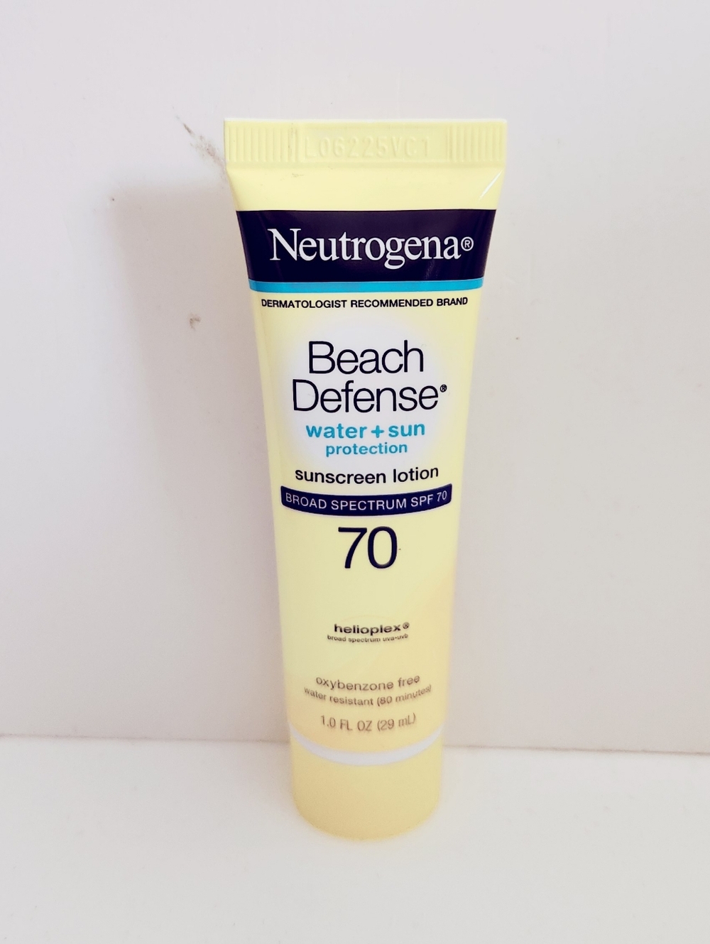🍭7/$15 Neutrogena Beach Defense Sunscreen Lotion SPF 70